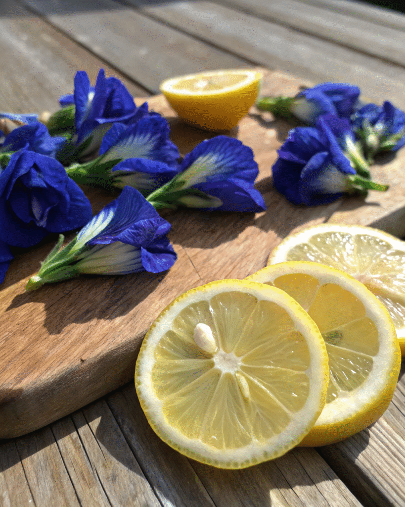 Best Mounjaro Diet Recipe: Natural 4-Ingredient Detox Drink for Weight Loss 8 Butterfly pea flowers and lemon for Mounjaro diet recipe